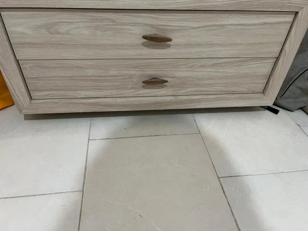 تختخواب دونفره|تخت و سرویس خواب|صدرا-فارس, فاز ۱|دیوار