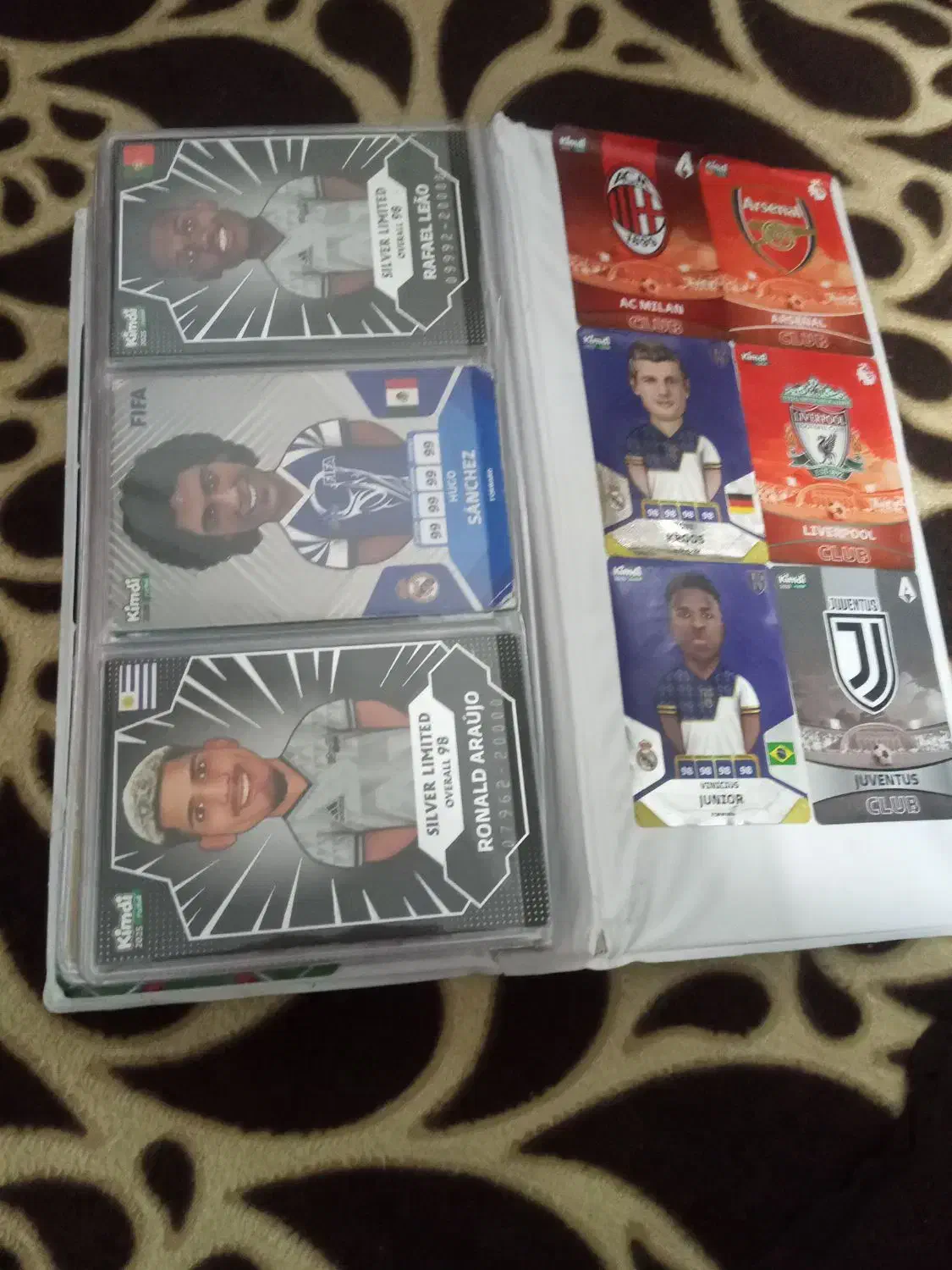 کیمدی|اسباببازی|ابریشم, |دیوار