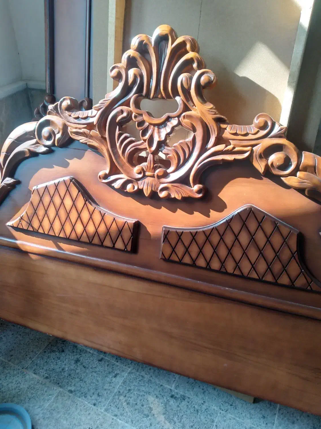 تخت خواب دو نفره  همراه با میز وکمد وصندل|تخت و سرویس خواب|صوفیان, |دیوار