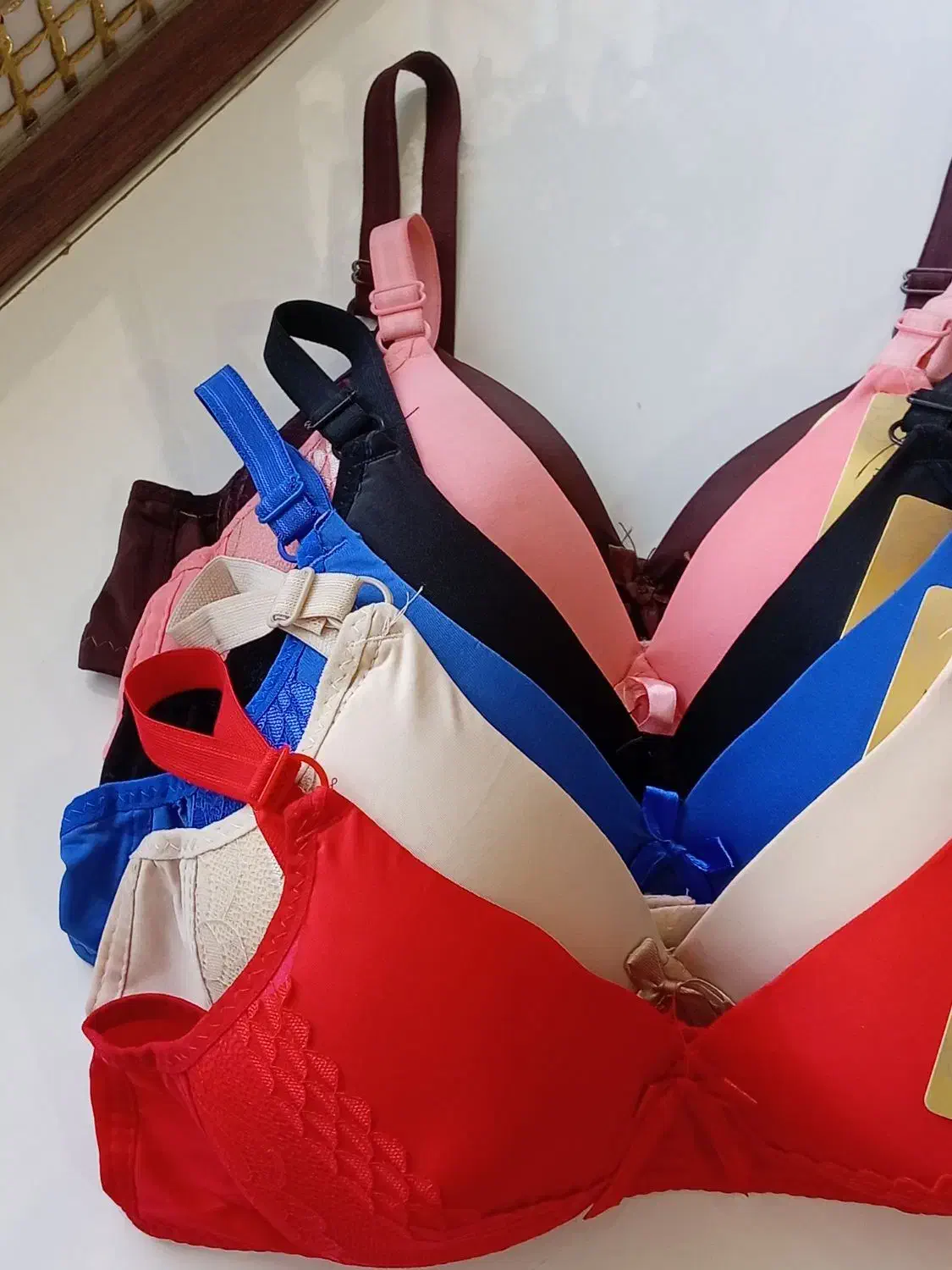 سوتین گیپوردار اسفنجی|لباس|چناران, |دیوار