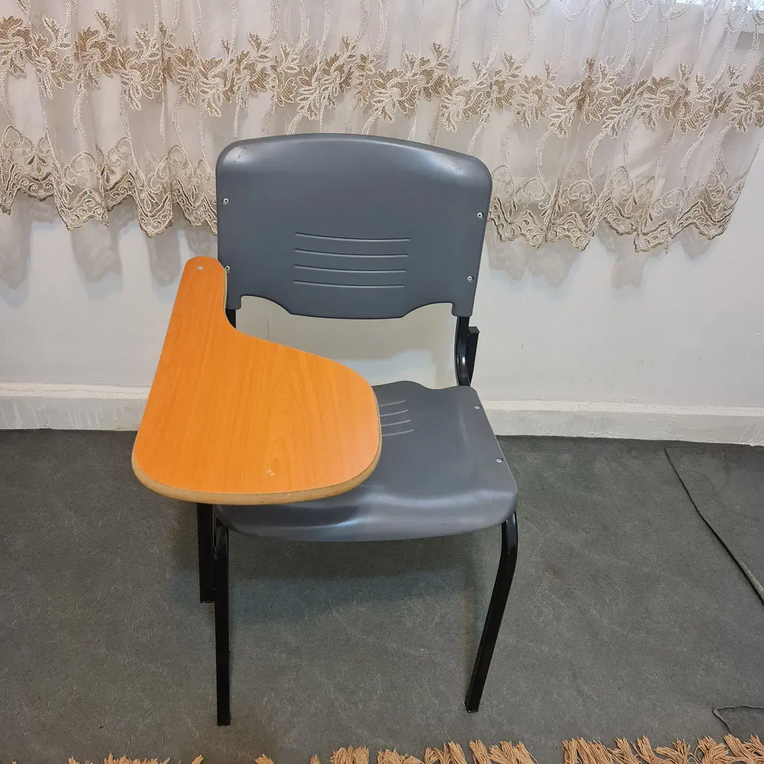 فروش یکعدد صندلی آموزشی|صندلی و نیمکت|بندرعباس, |دیوار