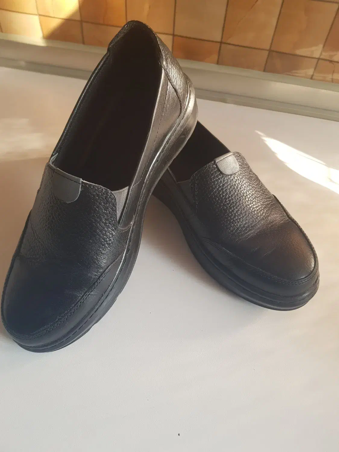 کفش|کیف، کفش، کمربند|تهران, نیروی دریایی|دیوار