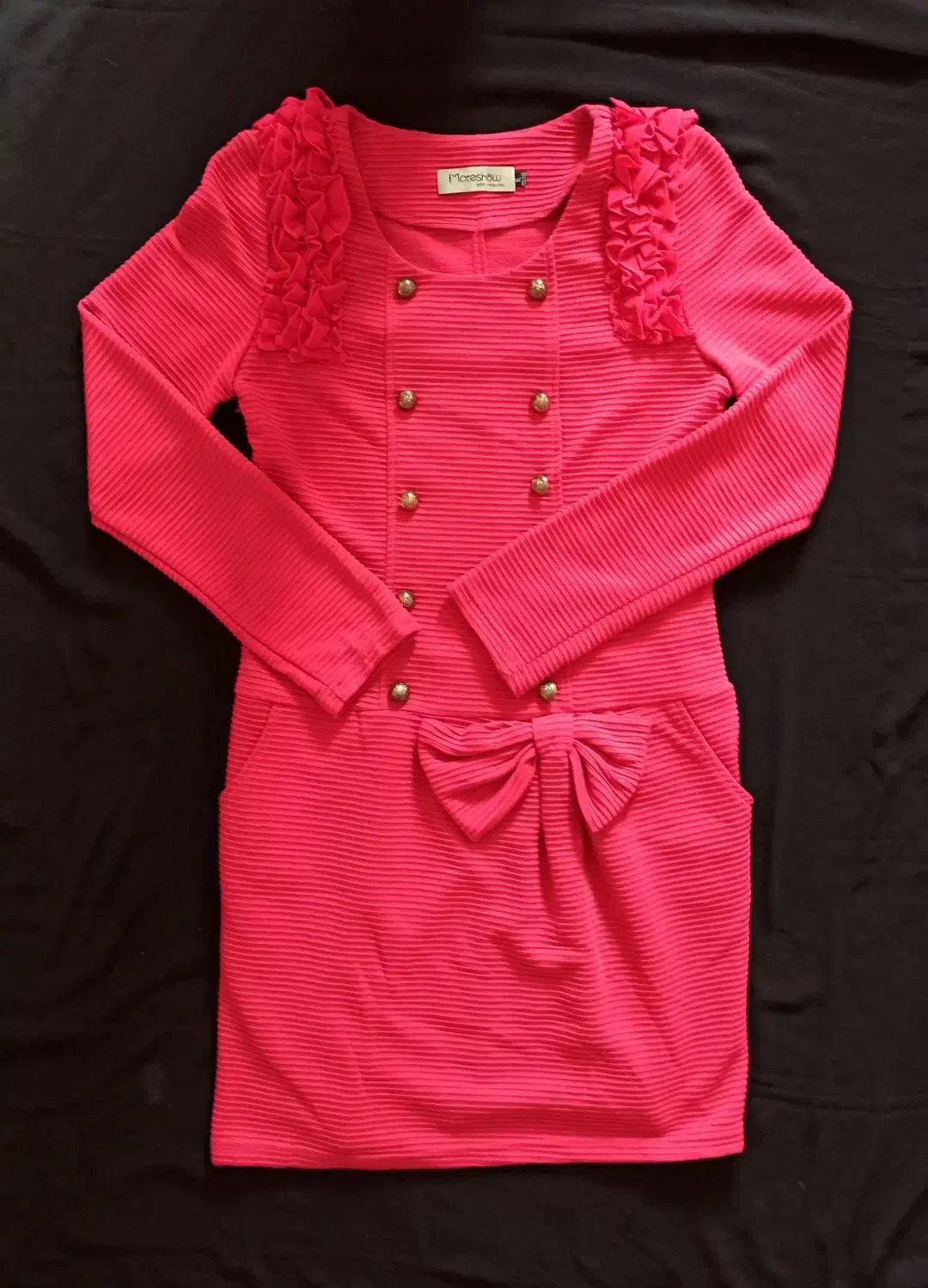 لباس دخترانه|لباس|الشتر, |دیوار