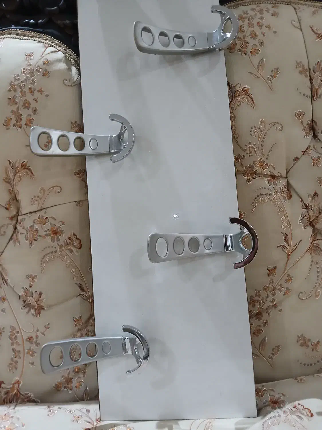 رخت آویز|بندرخت و رخت‌آویز|رشت, پیرسرا|دیوار