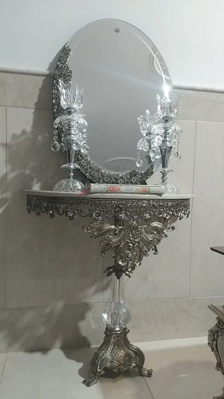 آینه و شمعدان|آینه|قم, زاویه|دیوار