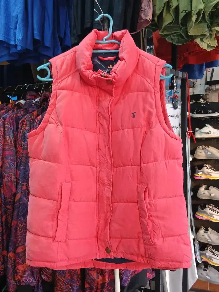 پافر خارجی، استوک و تاناکورا|لباس|شیراز, جانبازان|دیوار