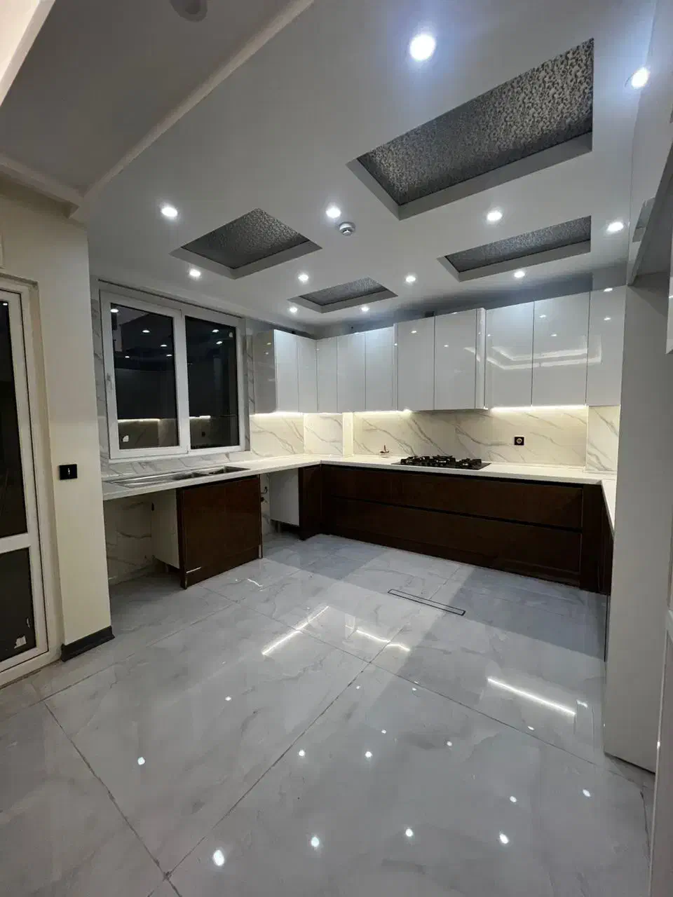 ۱۵۰ متر تک واحدی نوساز لارستان