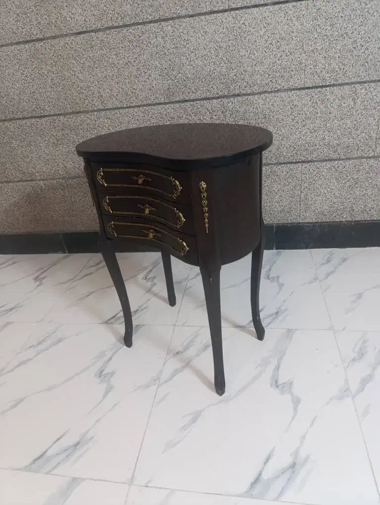 میز کشو دار|میز تلفن|اسلام‌شهر, باغ فیض|دیوار