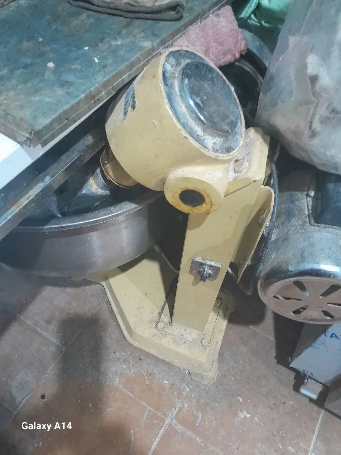 خمیر گیر|فروشگاه و مغازه|صحنه, |دیوار