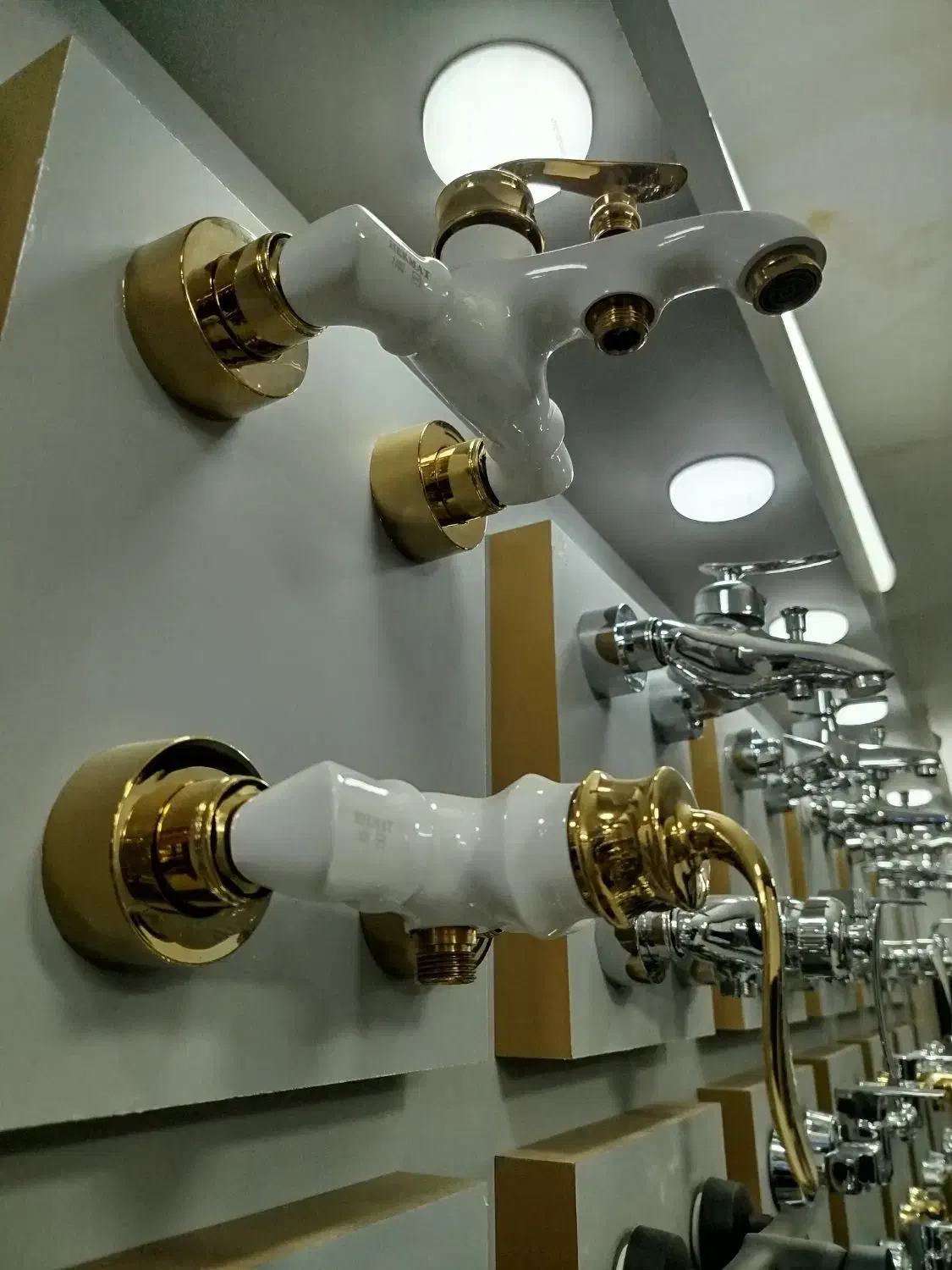 شیر بامبو سفید طلایی|مصالح و تجهیزات ساختمان|باقرشهر, |دیوار