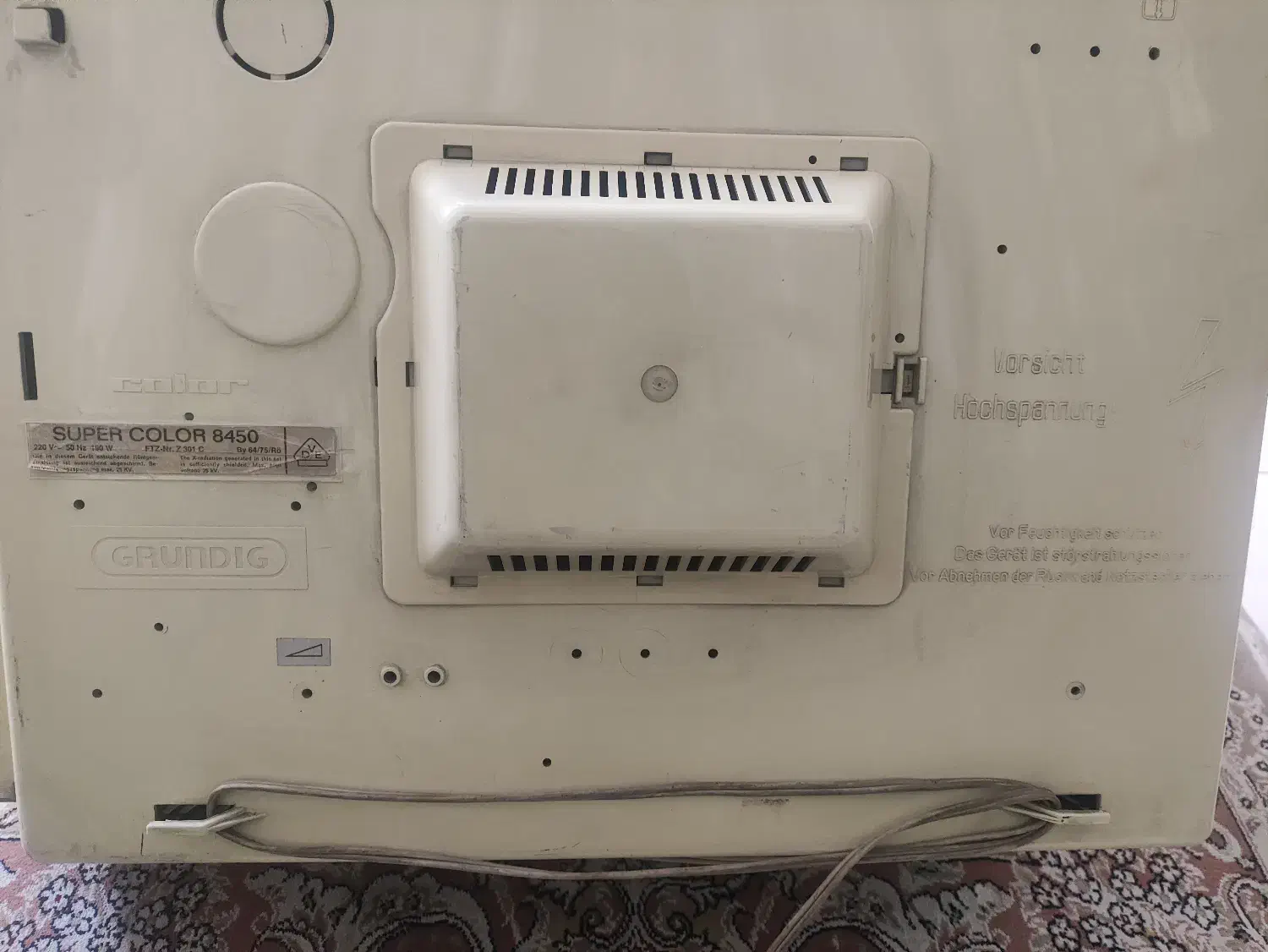 تلویزیون  آلمانی اصل|تلویزیون و پروژکتور|رودهن, |دیوار