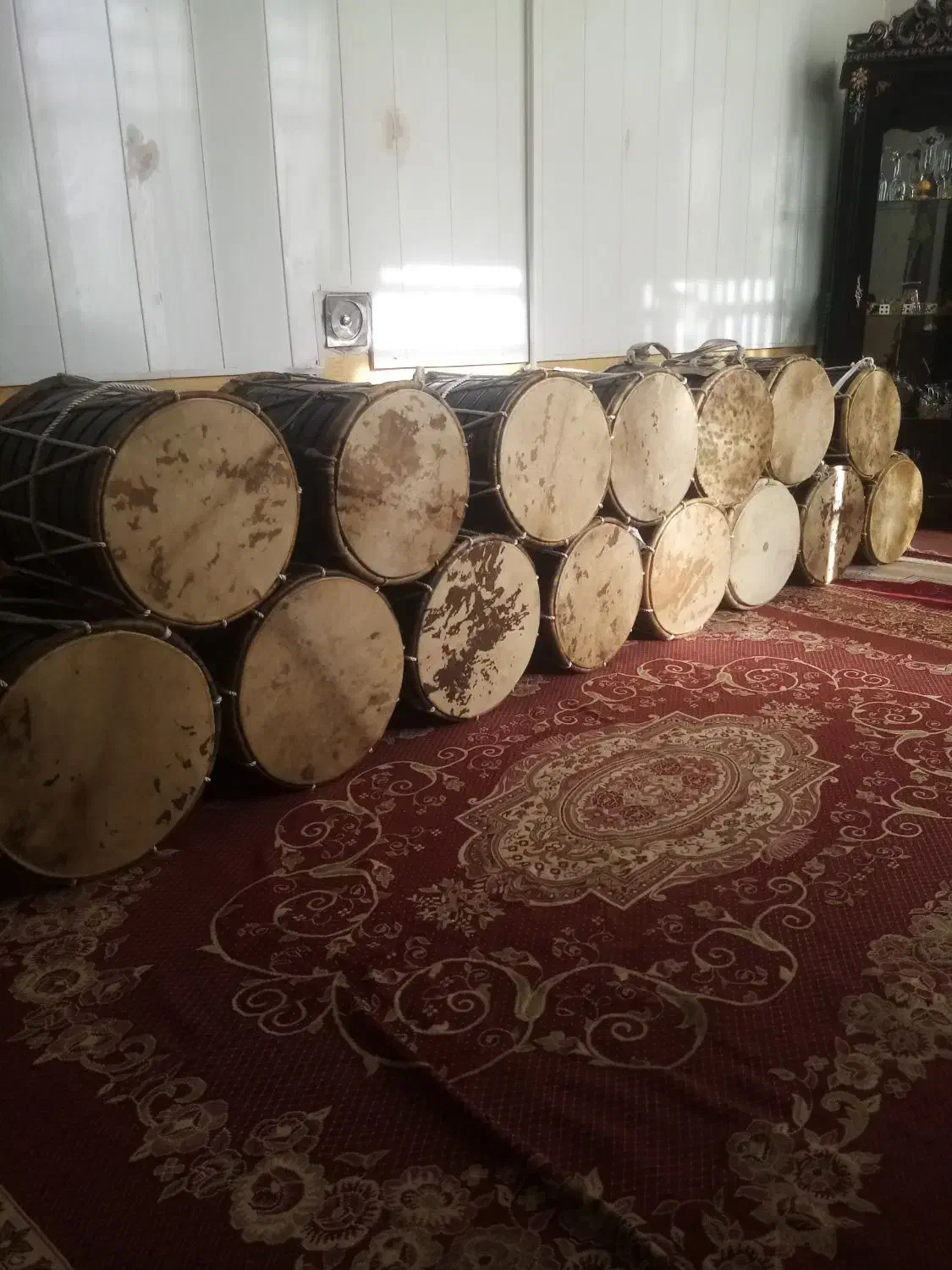 مراسم سنج ودمام ابادانی|درام و پرکاشن|شیراز, شهرک کوشکک|دیوار