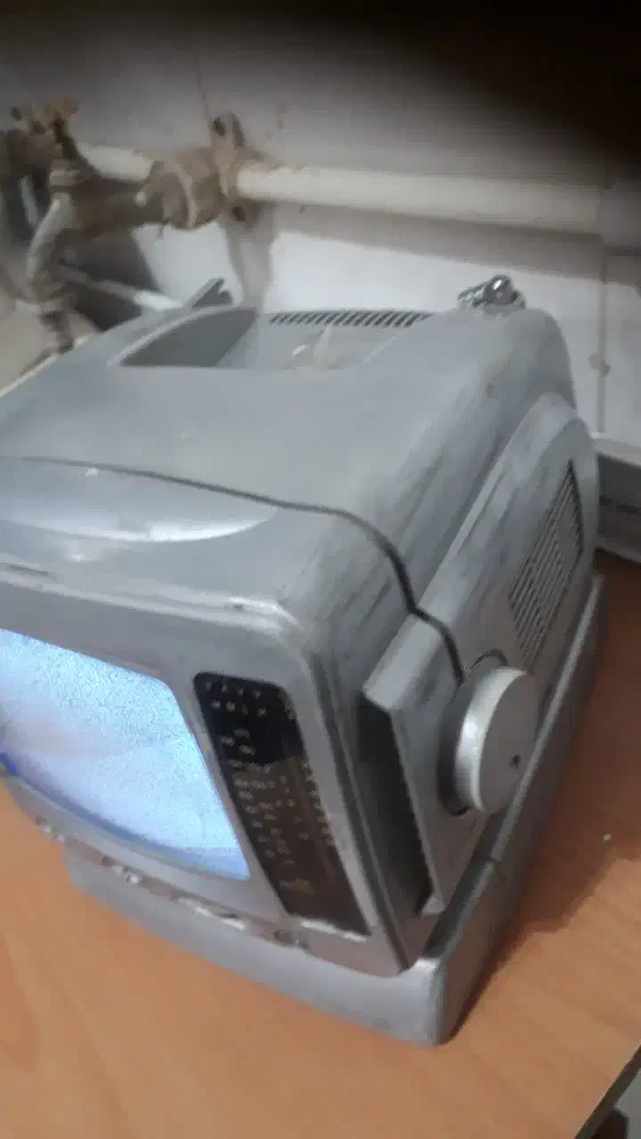 تلویزیون قدیمی سالم|تلویزیون و پروژکتور|سبزوار, قصبه غربی|دیوار