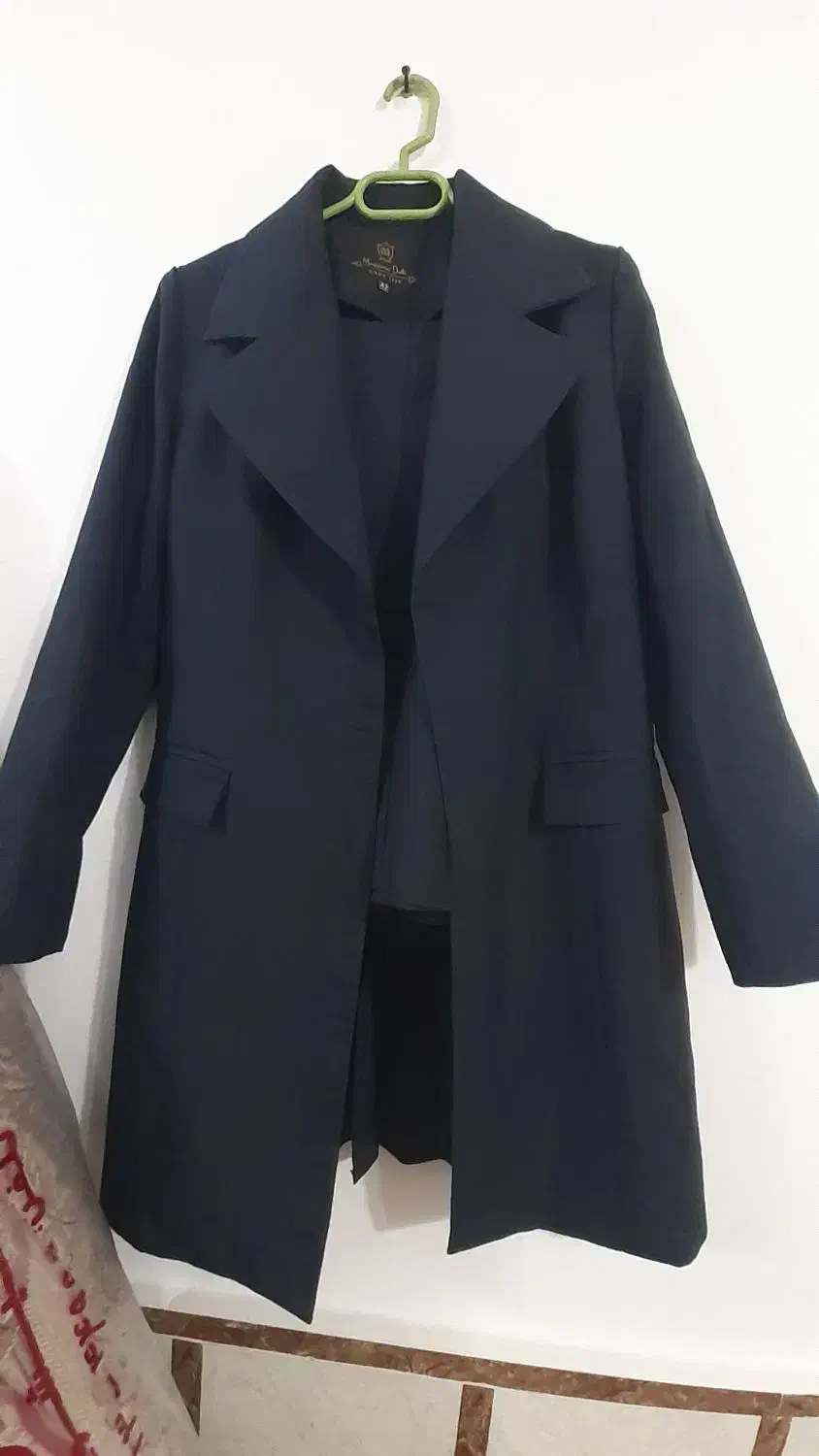 مانتو|لباس|بندر انزلی, کلیور|دیوار