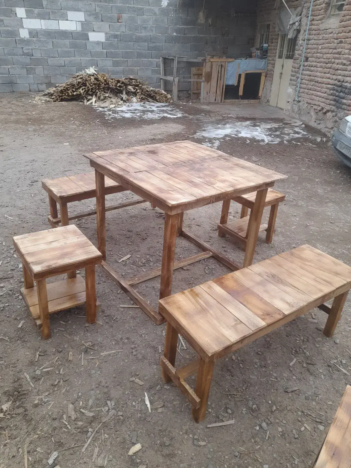 کرسی چوبی|صندلی و نیمکت|مراغه, |دیوار