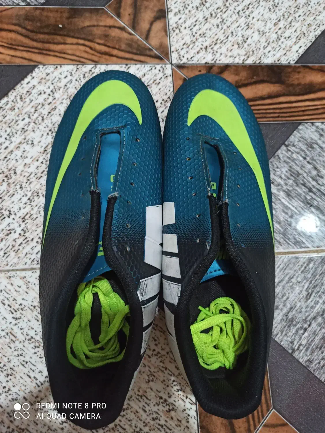 کفش ورزشی میخ دار سایز 40|کیف، کفش، کمربند|کلیبر, |دیوار