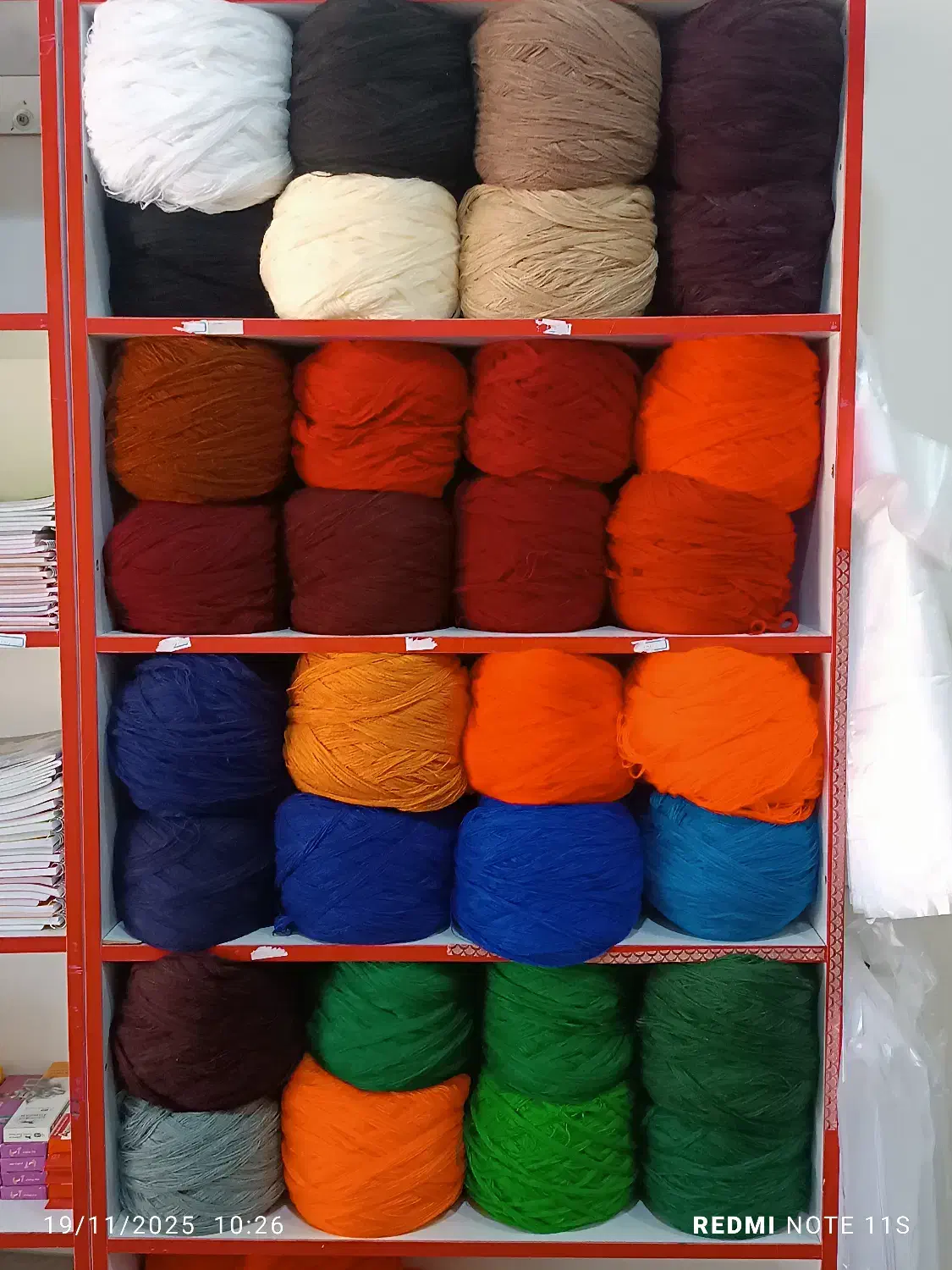 فروش استثنایی تعداد  نخ سوزندوزی و لوازم التحریر|لوازم خیاطی و بافتنی|سراوان, |دیوار
