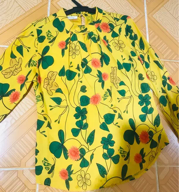 شومیز های زنانه فری سایز تا۴۰هردو باهم۹۰۰|لباس|مرند, |دیوار