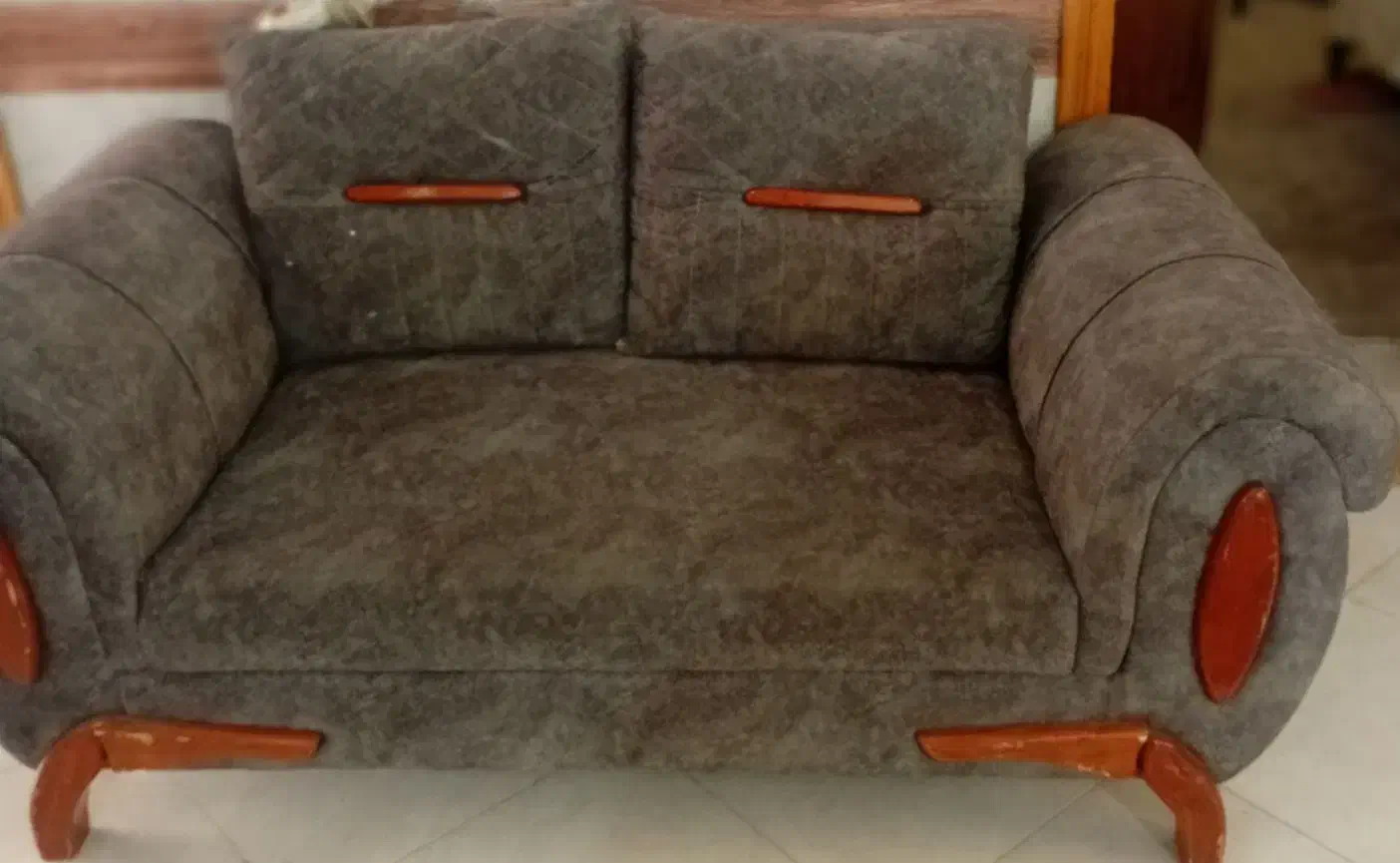 یک سرویس مبل ۷نفر کار کرده ولی تمیز|مبلمان خانگی و میز عسلی|علیآباد کتول, |دیوار