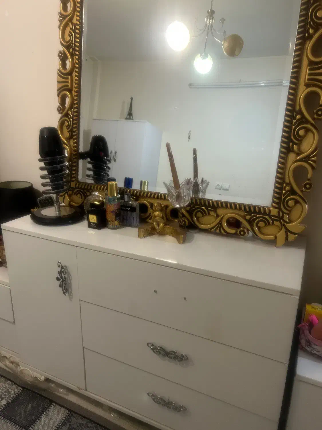 میز آرایش سفید با اینه طلایی|تخت و سرویس خواب|تهران, افسریه شمالی|دیوار