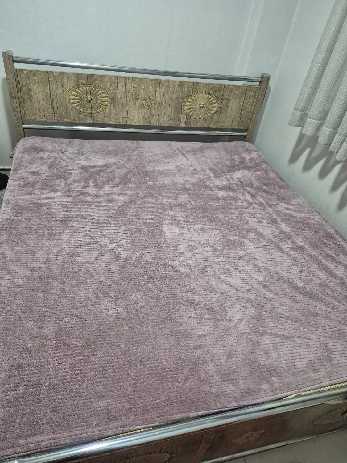 تخت دو نفره سالم همراه با تشک و زیر تختی|تخت و سرویس خواب|تهران, مشیریه|دیوار