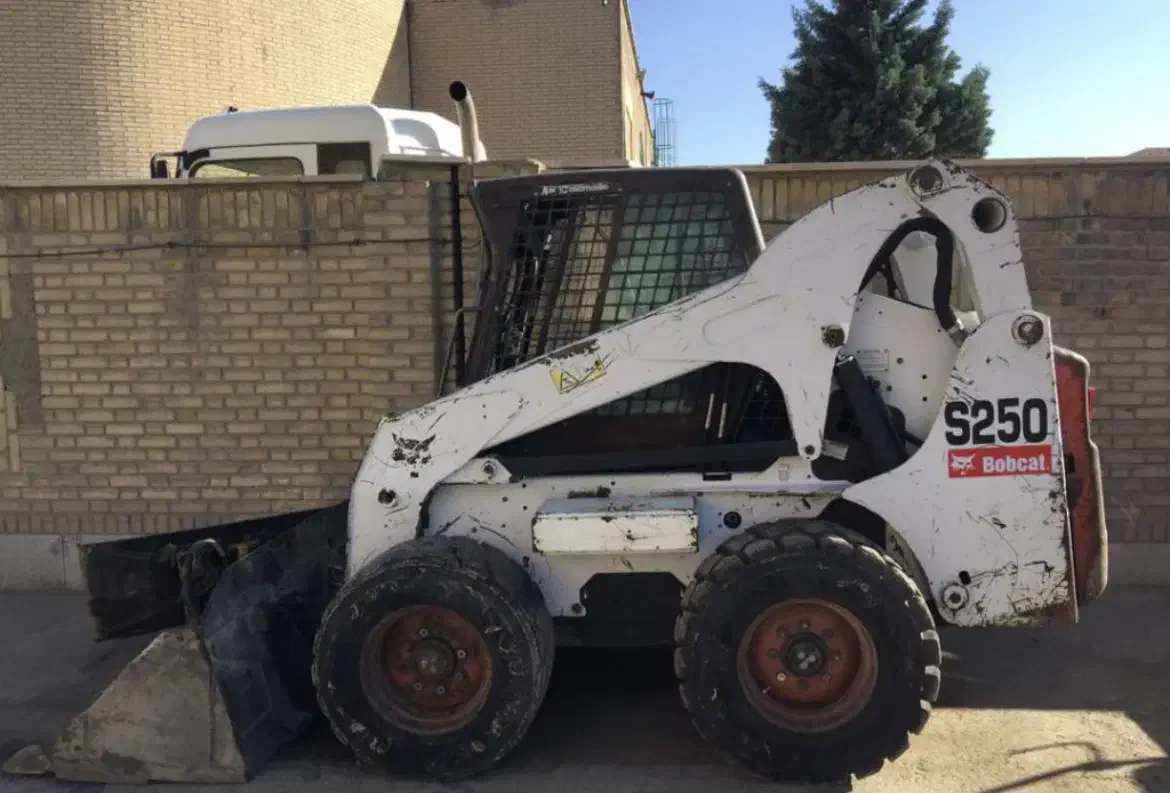 اجاره بیل میکانیکی-مینی بیل- بابکت-لودر|خدمات حمل و نقل|قم, صفاشهر|دیوار