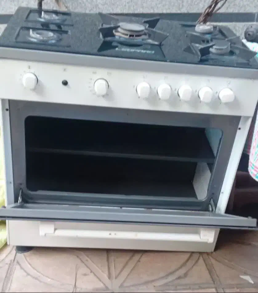 گاز صفحه شیشه ای پنج شعله ۵ تومن|اجاق گاز و لوازم برقی پخت‌وپز|تهران, مشیریه|دیوار