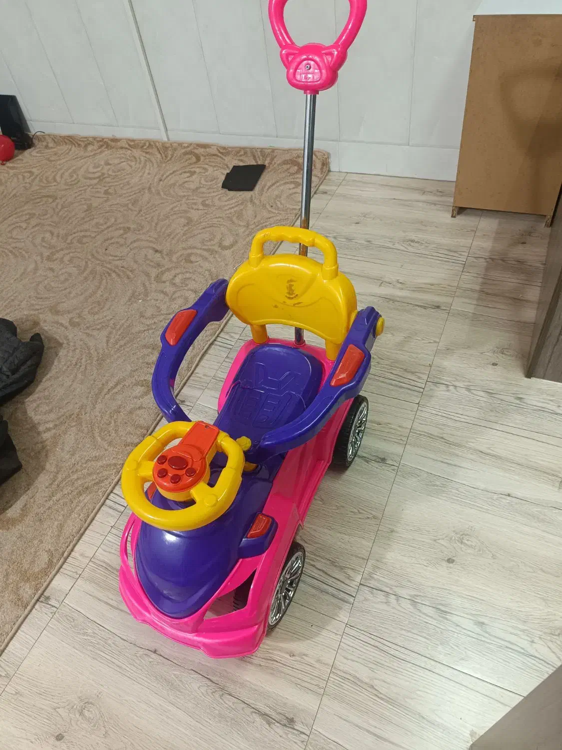 سه چرخه|اسباببازی بچه|قم, ولیعصر|دیوار