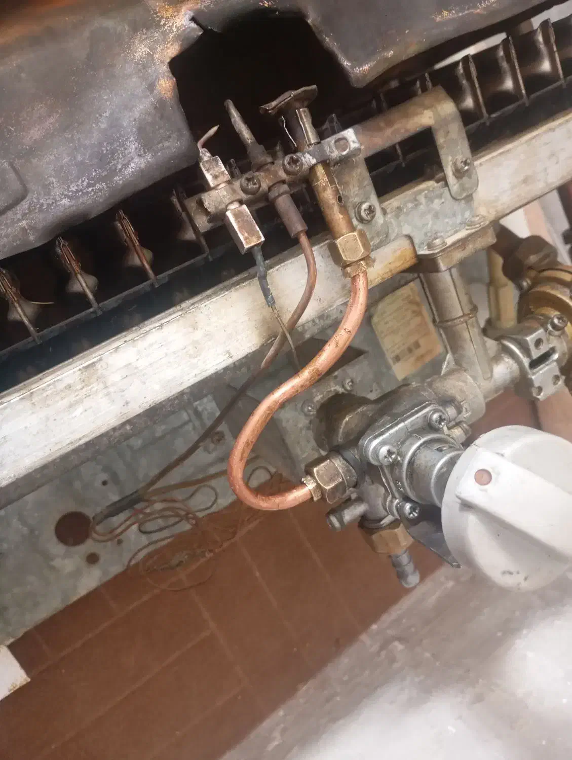 سرویس آبگرمکن لوله بازکنی لوله کشی|خدمات پیشه و مهارت|خاش, |دیوار