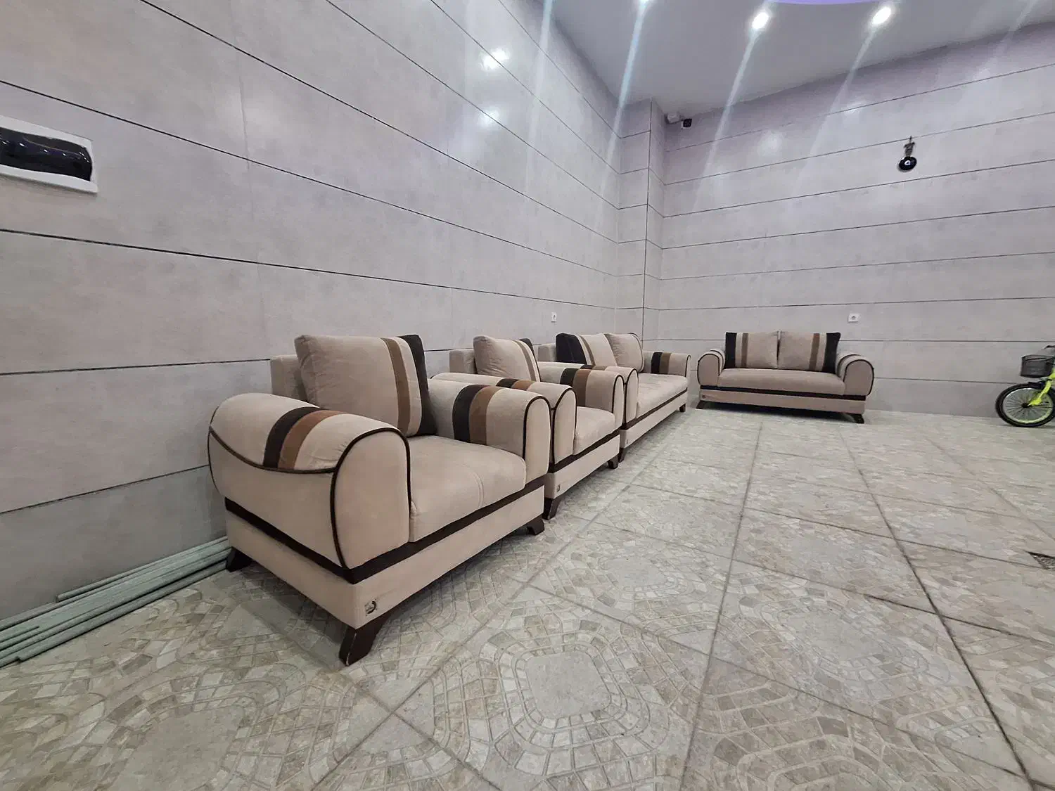 مبل راحتی هفت نفره سالم|مبلمان خانگی و میز عسلی|سنندج, |دیوار