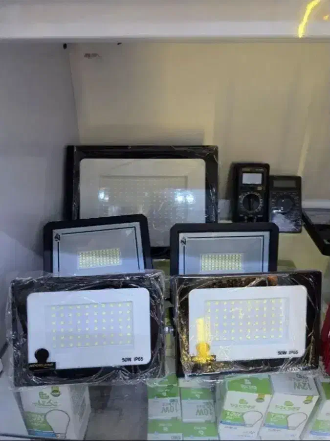 پرژکتور ۳۰ و ۵۰ و ۱۰۰ و۱۵۰ وات (یکسال ضمانت تعویض)|لامپ و چراغ|بیرجند, |دیوار