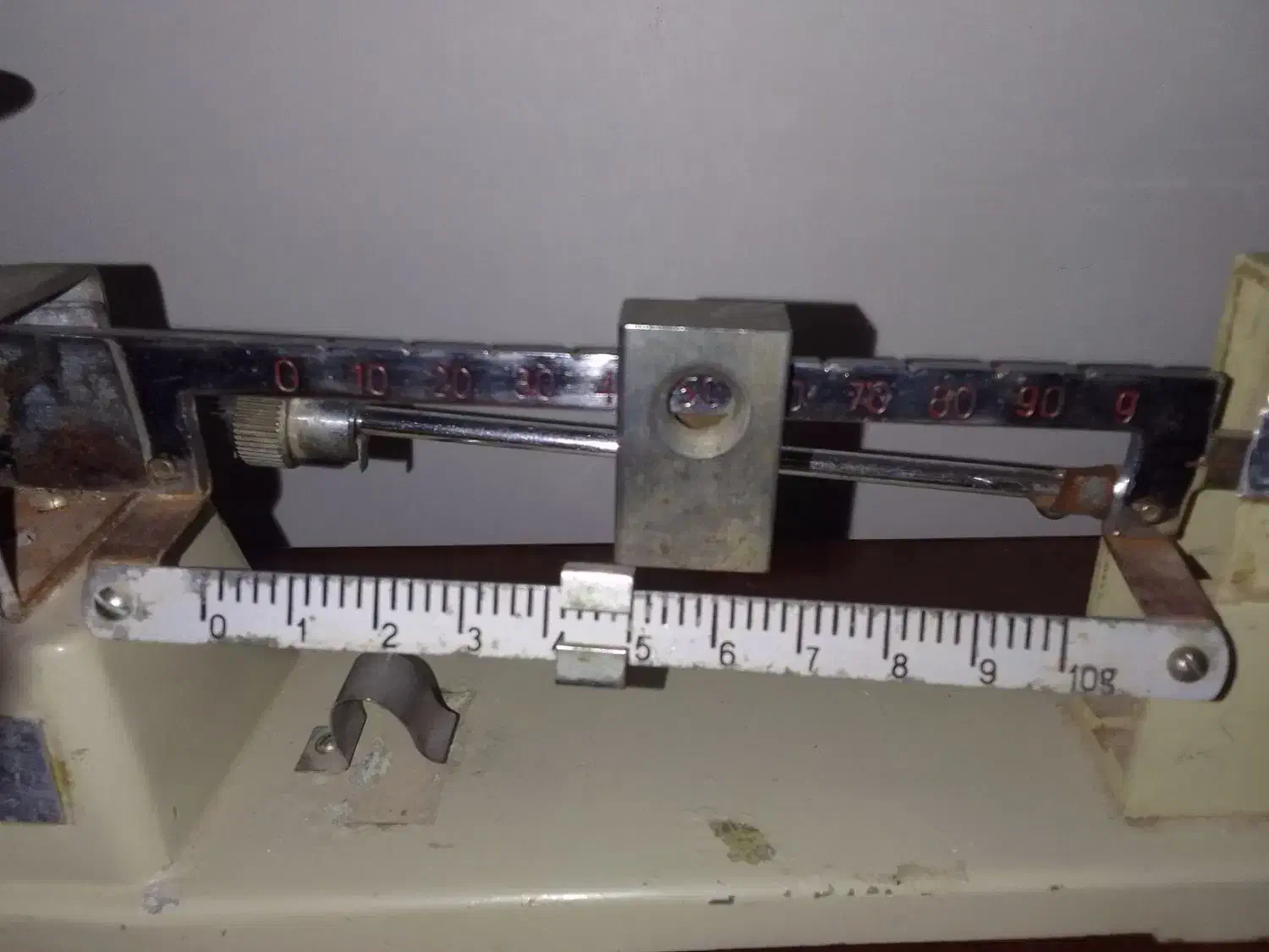 ترازو|کلکسیون اشیاء عتیقه|قوچان, |دیوار