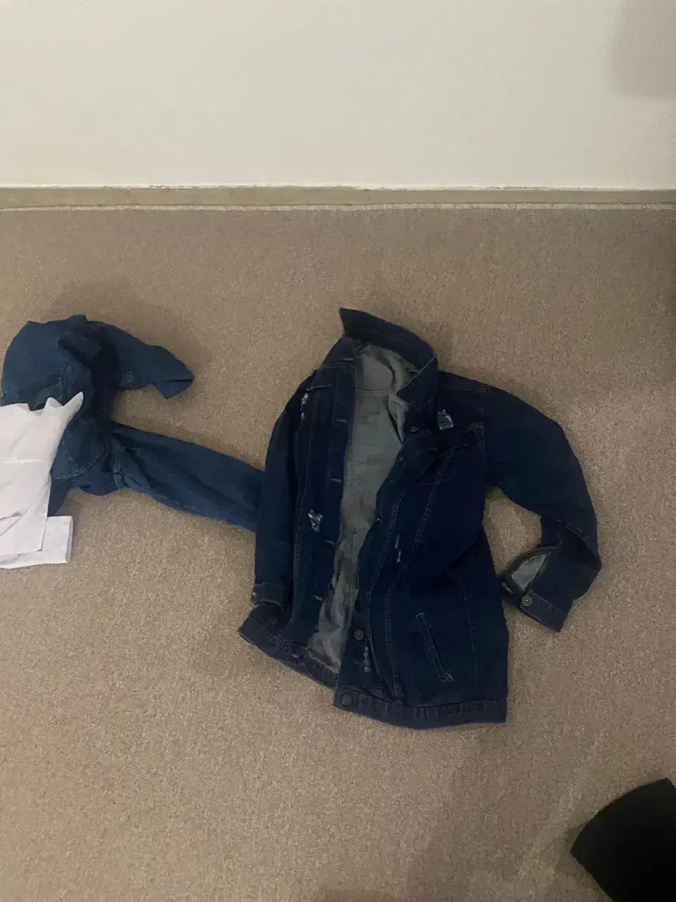 ۲ عدد کت جین دخترانه سایز ۴۶ و یک پیراهن سفید|لباس|دهدشت, |دیوار