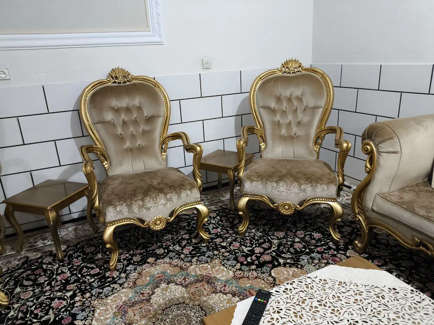 مبلمان سلطنتی 7 نفره|مبلمان خانگی و میز عسلی|الیگودرز, |دیوار