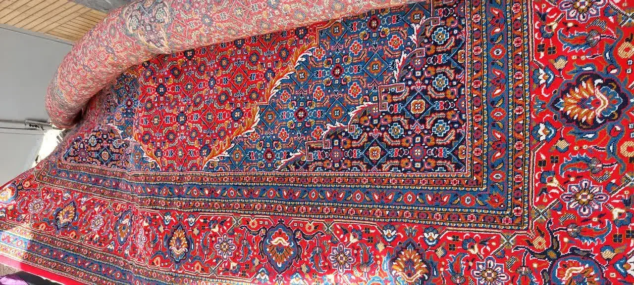 فرش ۱۲ متری و یک جفت پشتی ۳۵۰۰۰۰۰تومان|فرش|ساوه, |دیوار