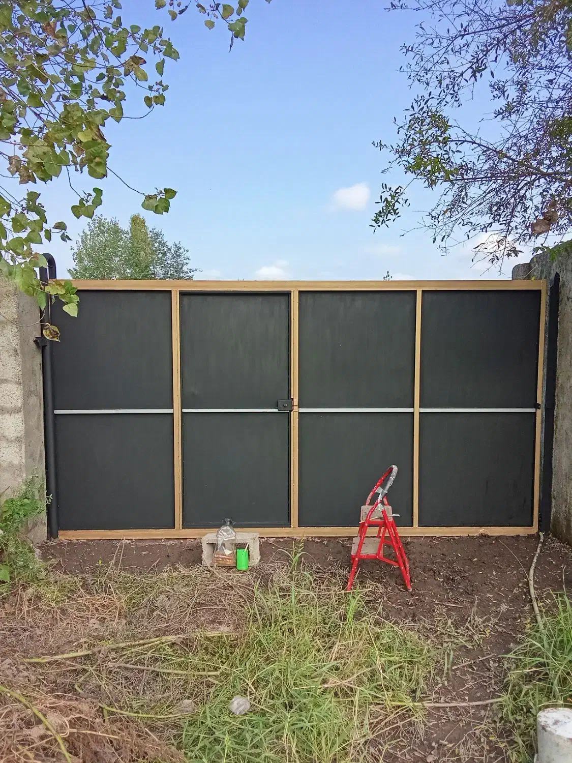 نقاشی ساختمان رنگ آمیزی حلب سقف.نقاشی درب ورودی|خدمات پیشه و مهارت|رشت, فخب|دیوار