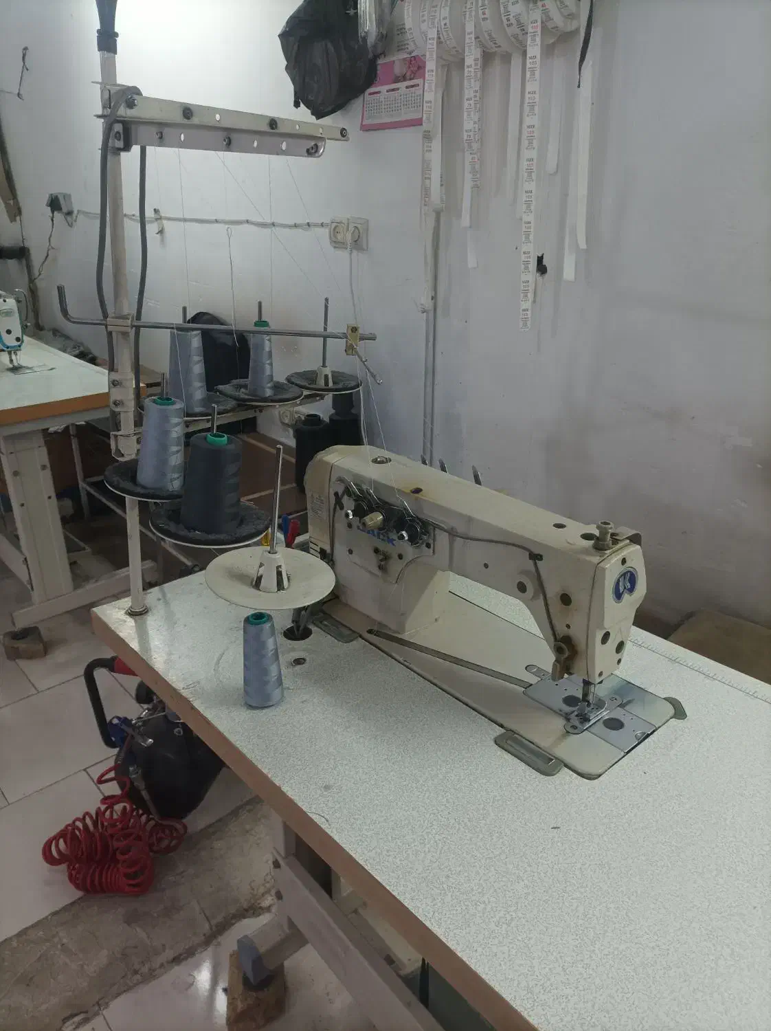 چرخ سه سوزنه صفحه تخت|چرخ خیاطی و ریسندگی|قرچک, مهدیه|دیوار