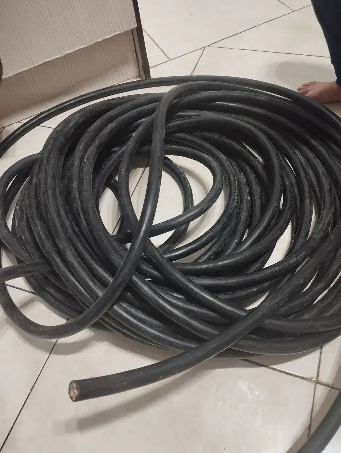 36متر کابل ۵در۱۰افشان مارک سیمکان.نوو استفاده نشده|مصالح و تجهیزات ساختمان|تهران, خاک سفید|دیوار