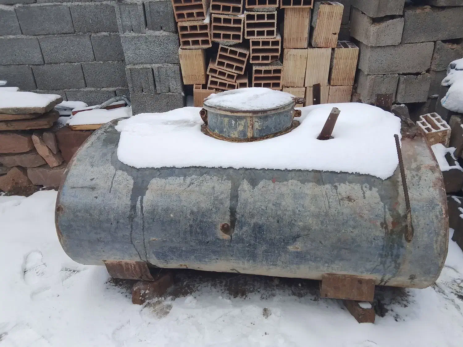 تانکر 1000لیتری|مصالح و تجهیزات ساختمان|نیشابور, فردوسی جنوبی|دیوار