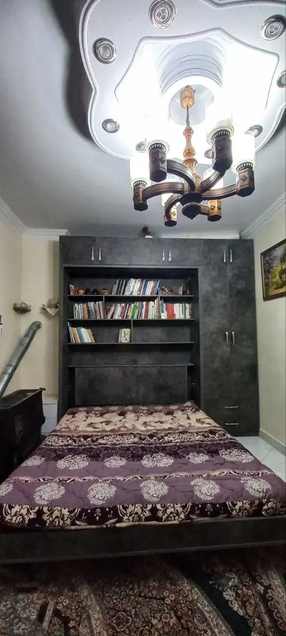 تخت تاشو دو نفره بهمراه کمد، انباری‌بالا وکتابخانه|تخت و سرویس خواب|تهران, نیکنام|دیوار