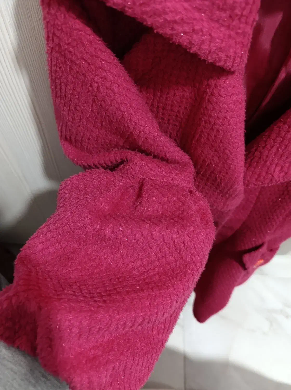 پالتو شانل|لباس|شاهین‌شهر, نبوت|دیوار