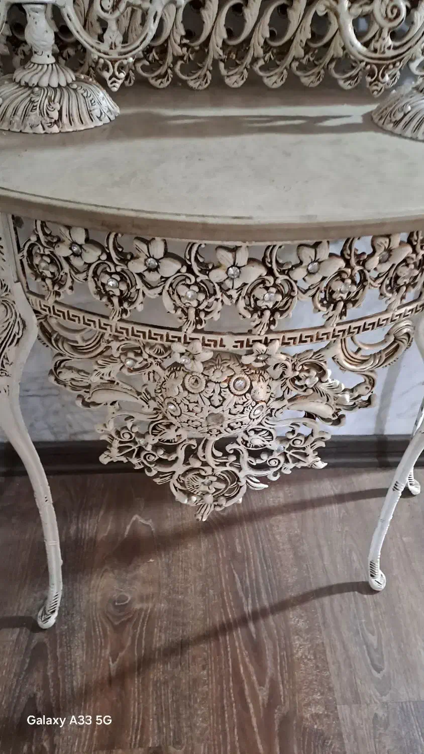 آیینه و شمعدان|آینه|کرج, ساسانی (قلمستان)|دیوار