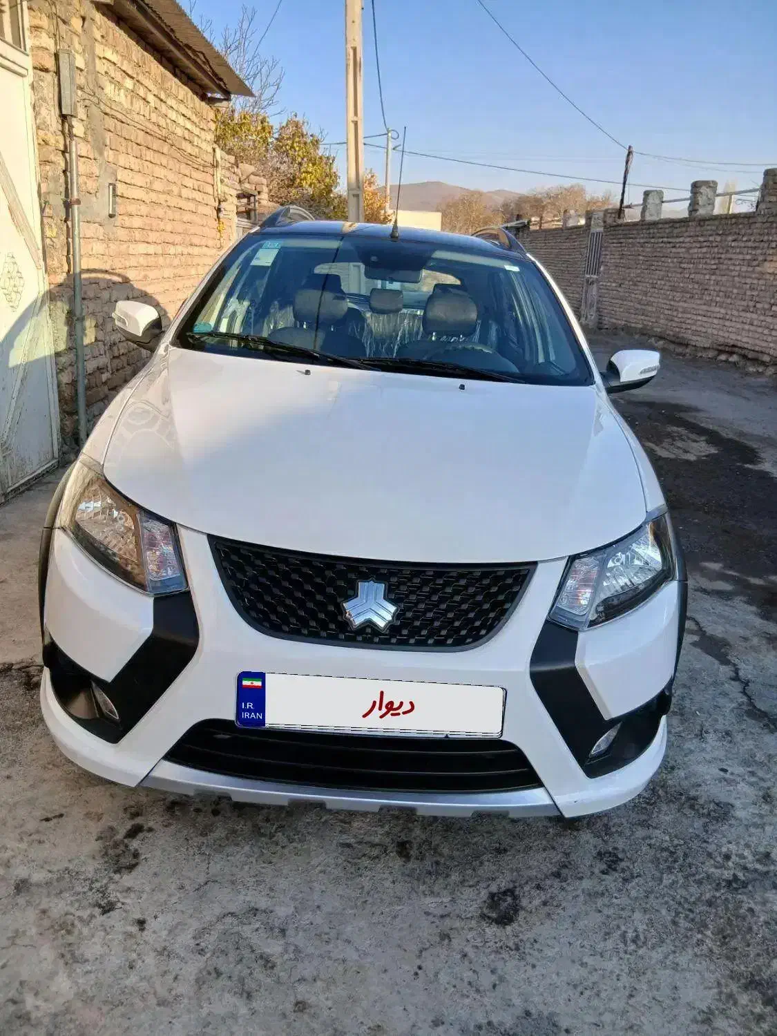 کوییک GXR 1403 سفید مشکی 85 گانه|خودرو سواری و وانت|تهران, نیروی دریایی|دیوار