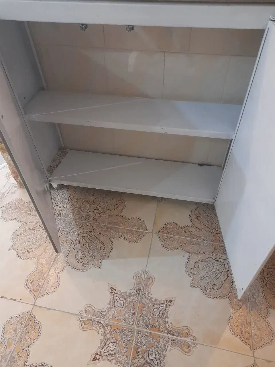 آبچکان و همه باهم|آبچکان و نظمدهنده ظروف|دورود, |دیوار