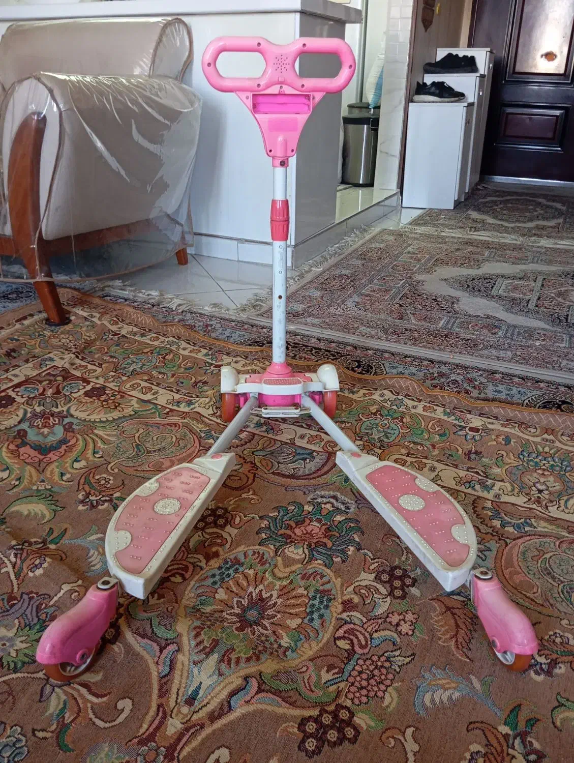 اسکوتر|دوچرخه، اسکیت، اسکوتر|اندیشه, اندیشه فاز ۲|دیوار