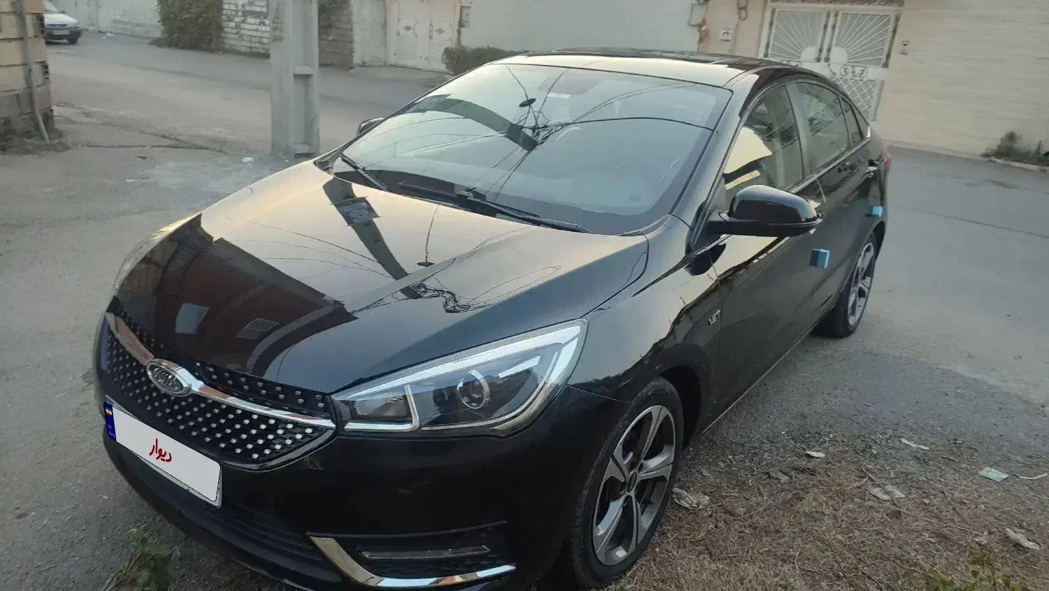 اریزو 5 مشکی مدل 1402|خودرو سواری و وانت|قائم‌شهر, |دیوار