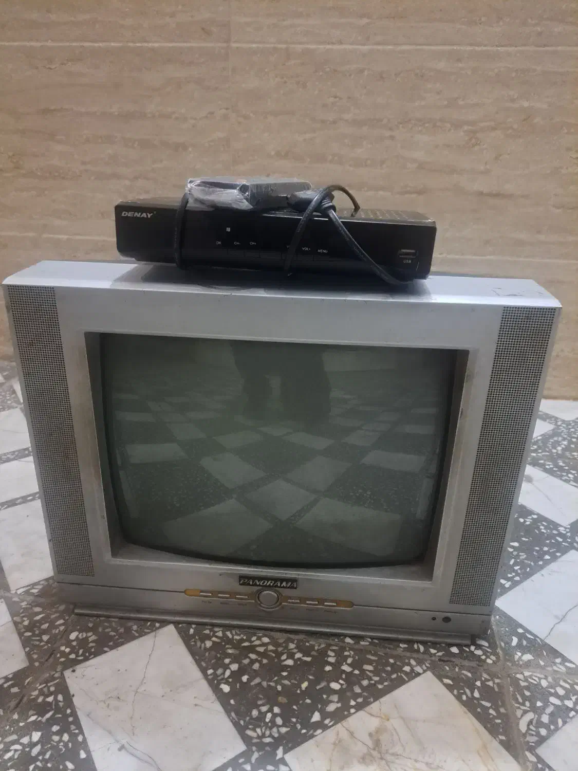 تلوزیون ۱۴ همراه دیجیتال باکنترول کاملاسالم|تلویزیون و پروژکتور|لنگرود, |دیوار