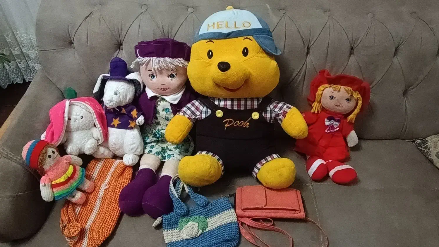 چندتاعروسک|اسباببازی|بابل, |دیوار