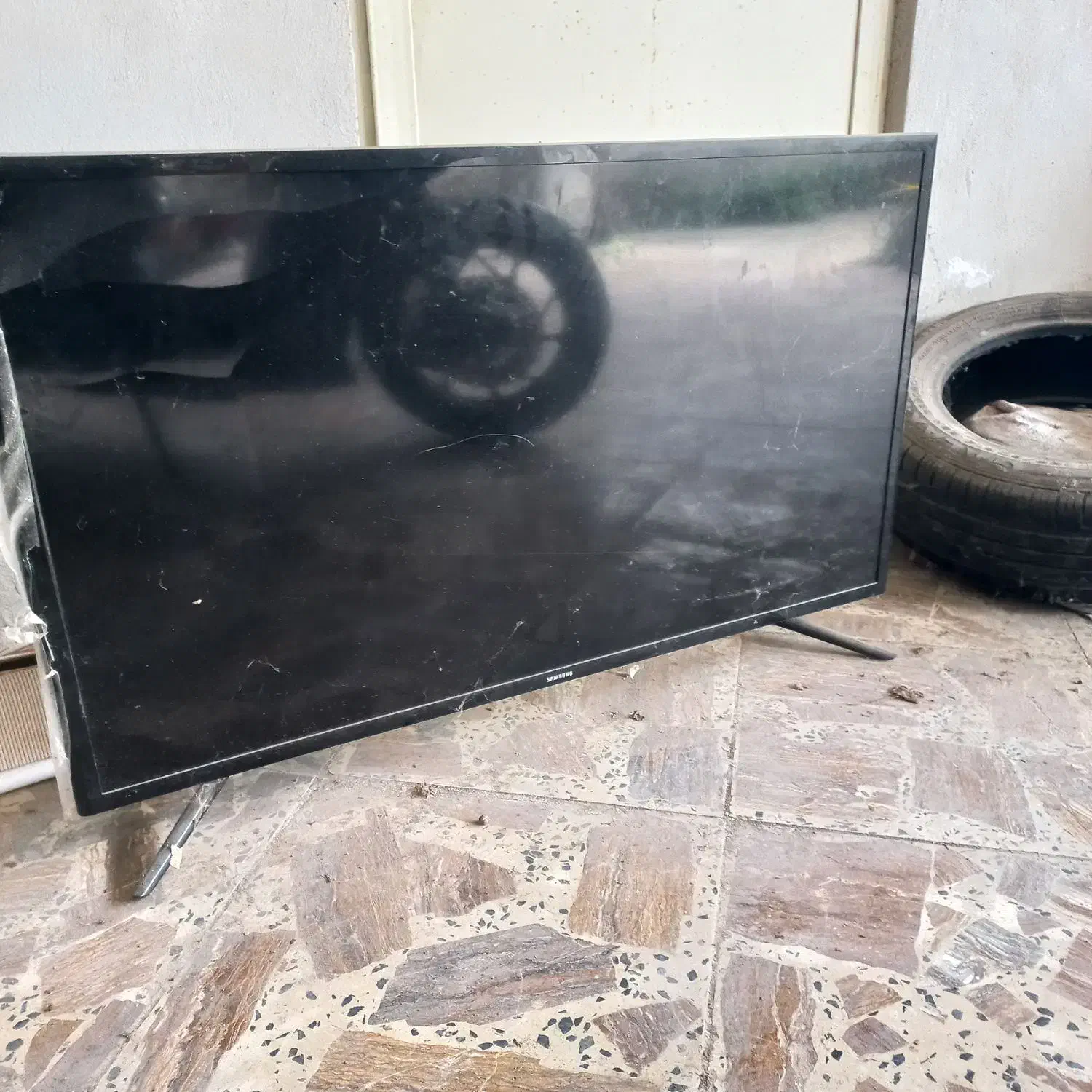 فروش تلویزیون نیاز به تعمیر|تلویزیون و پروژکتور|فومن, |دیوار