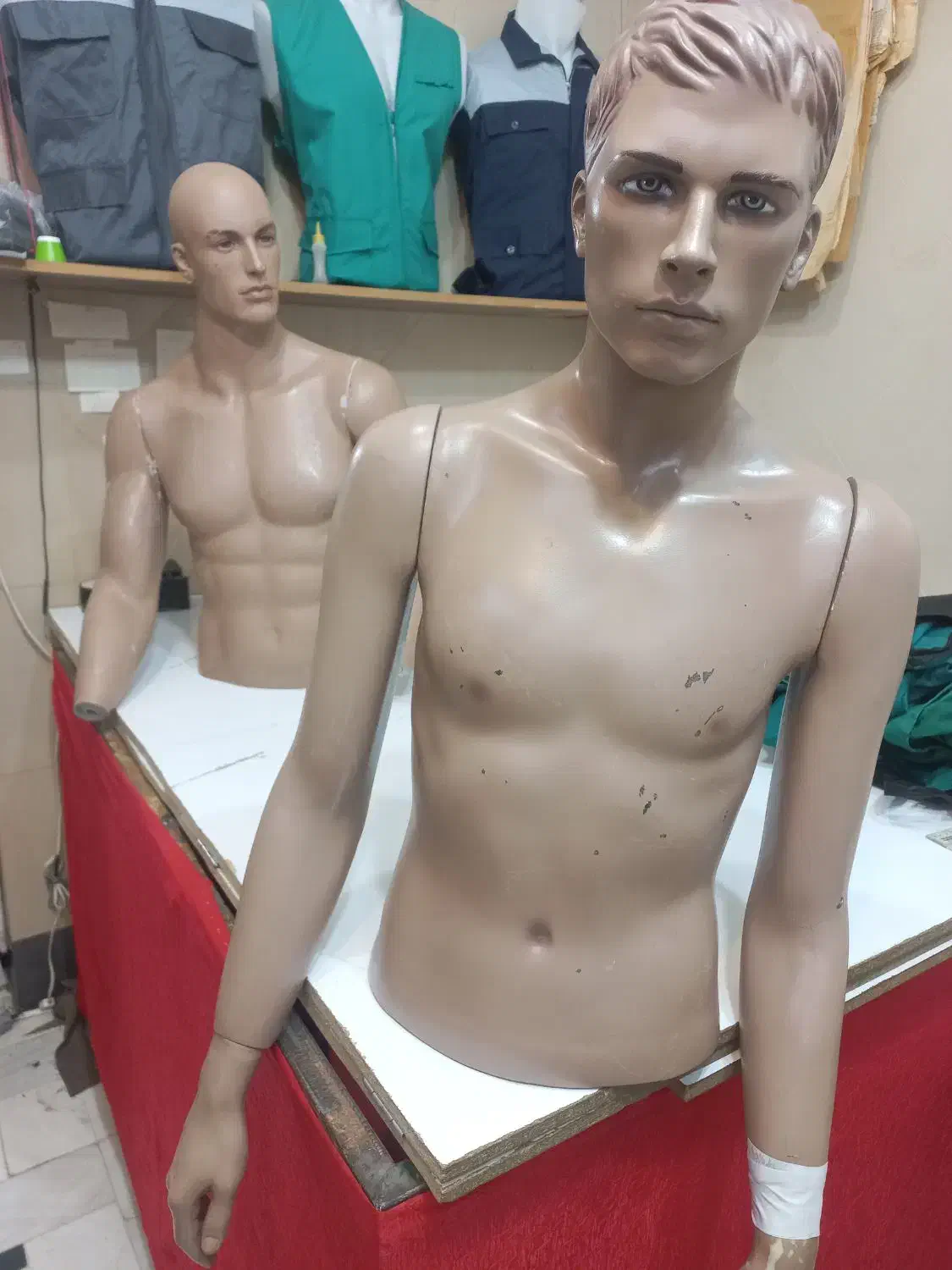 فروش مانکن مردانه|فروشگاه و مغازه|قم, هنرستان|دیوار